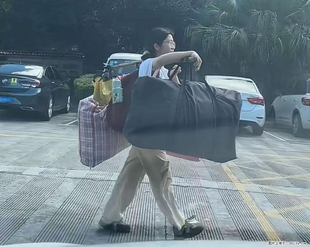 全网追的“扁担女孩”，找了一份暑假工，时薪12元 - 抚顺生活资讯 - 抚顺28生活网 fushun.28life.net